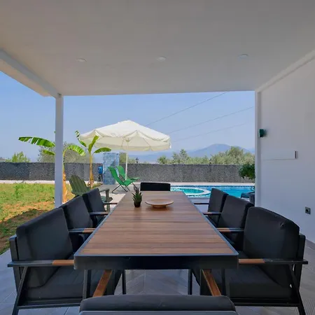 Havuz Jakuzili Luex Villa Fethiye