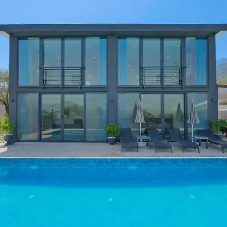 Havuz Jakuzili Luex Villa